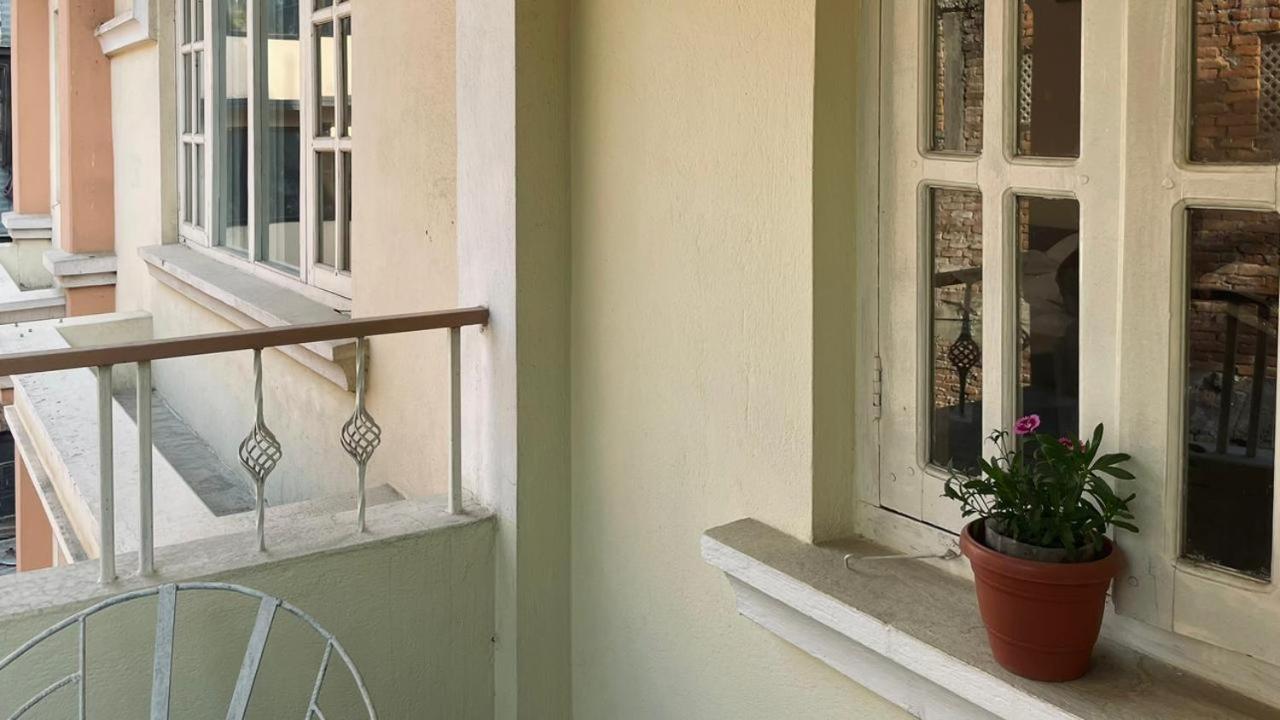 Rooftop Studio And 2Bhk Apartments In Kathmandu'S Most Happening Place Exterior photo